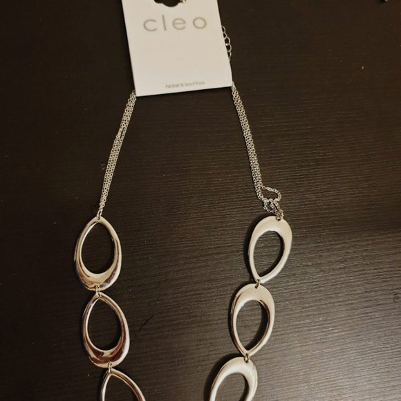 Cleo - Silver Necklace - Picture 3 of 4